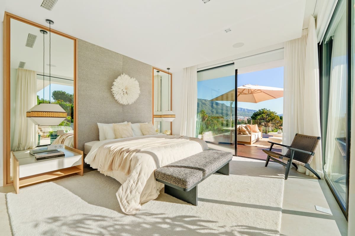 5 soveværelse Villa til salg i Nueva Andalucia med swimmingpool garage - € 4.990.000 (Ref: 9427050)