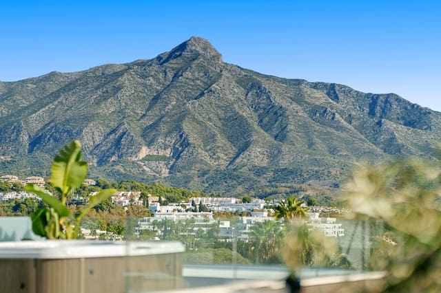 5 slaapkamer Villa te koop in Nueva Andalucia, Marbella met zwembad garage - € 4.990.000 (Ref: 9427050)