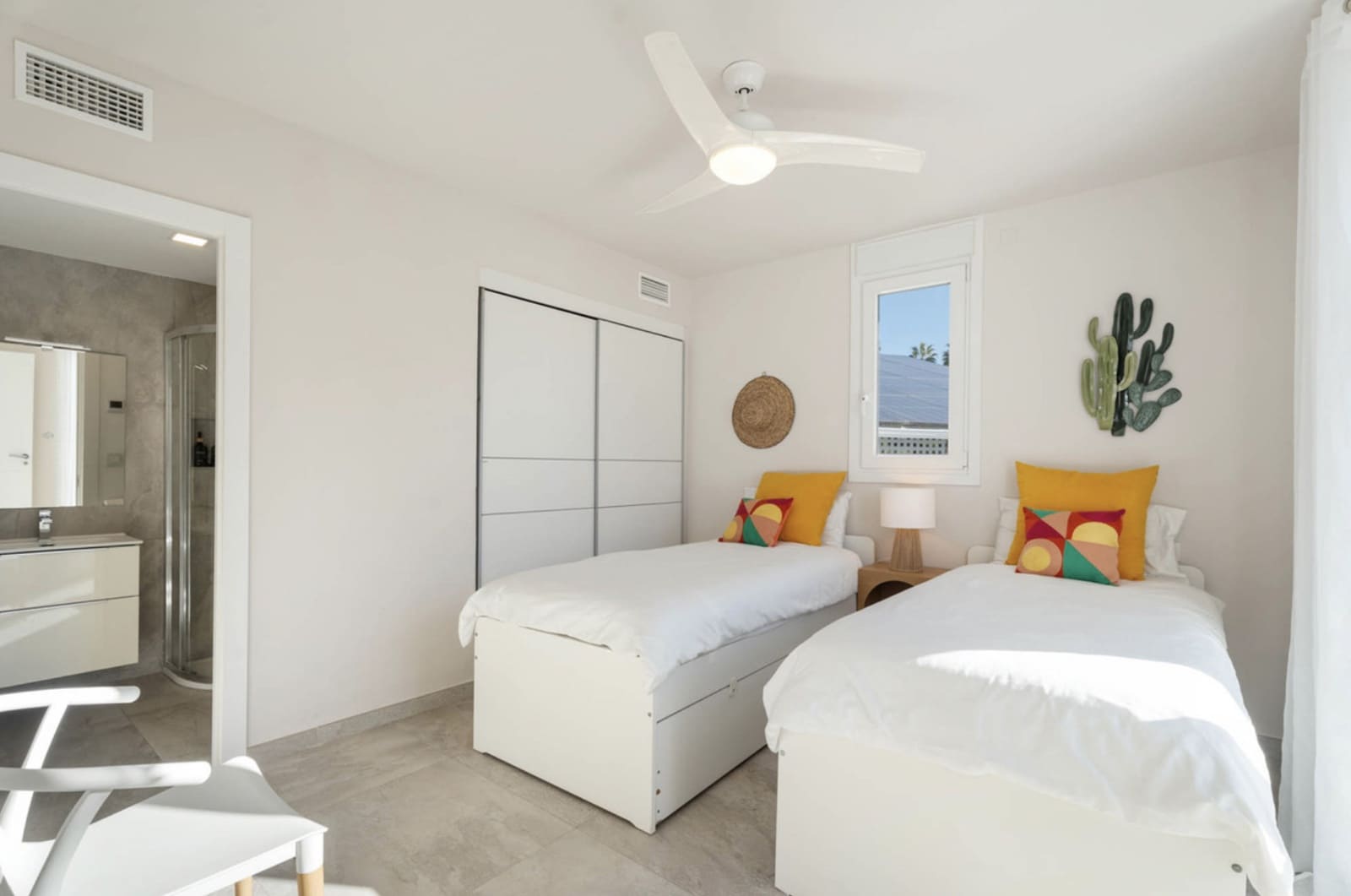 6 sypialnia Willa na sprzedaż w Marbella z basenem garażem - 2 595 000 € (Ref: 9430954)