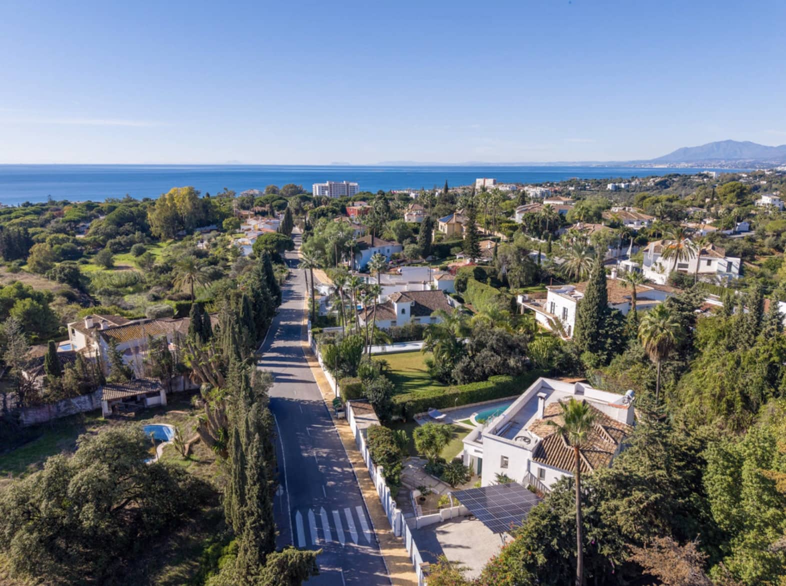 6 sypialnia Willa na sprzedaż w Marbella z basenem garażem - 2 595 000 € (Ref: 9430954)