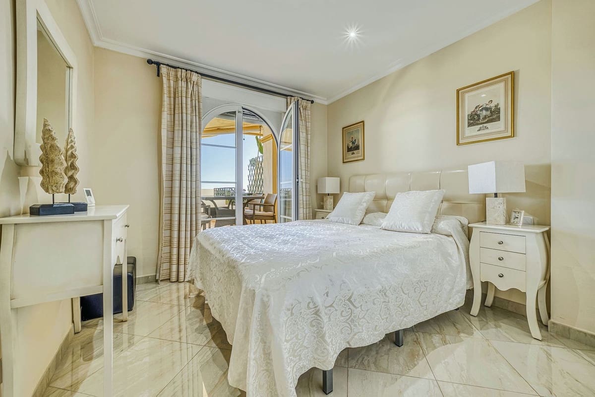 2 sovrum Lägenhet till salu i Marbella med pool garage - 495 000 € (Ref: 9430956)