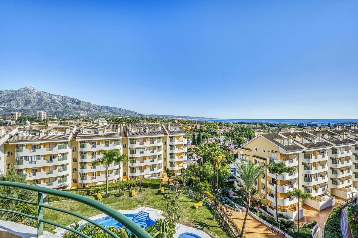 2 sovrum Lägenhet till salu i Marbella med pool garage - 495 000 € (Ref: 9430956)