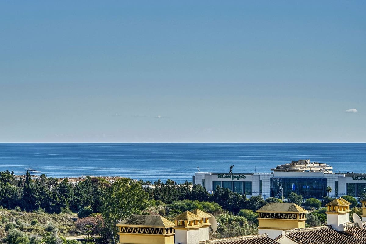 2 sovrum Lägenhet till salu i Marbella med pool garage - 495 000 € (Ref: 9430956)