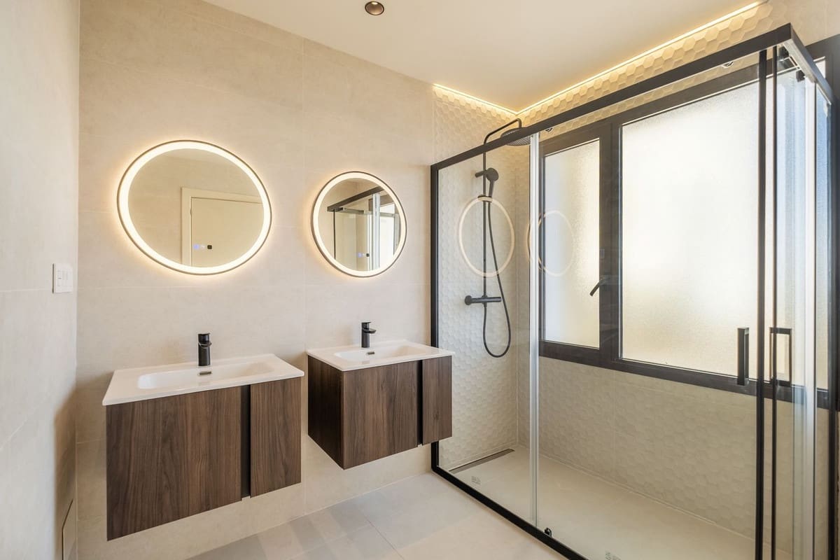 4 sypialnia Penthouse na sprzedaż w Marbella z basenem - 2 950 000 € (Ref: 9430958)