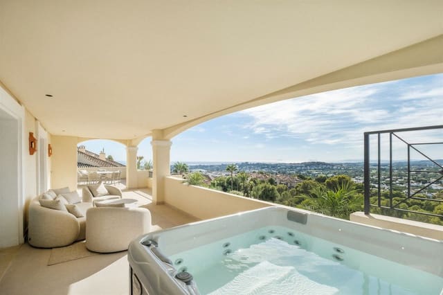 4 slaapkamer Penthouse te koop in Marbella met zwembad - € 2.950.000 (Ref: 9430958)