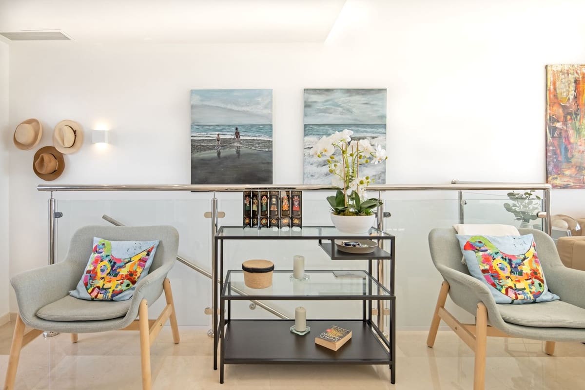 4 soverom Kjedet enebolig til salgs i Nueva Andalucia med svømmebasseng garasje - € 995 000 (Ref: 9430959)