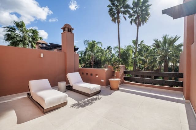 4 chambre Maison de Ville à vendre à Marbella avec piscine garage - 1 995 000 € (Ref: 9430961)