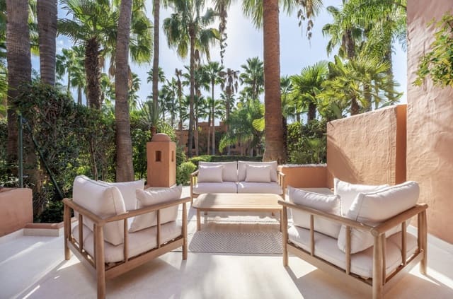4 chambre Maison de Ville à vendre à Marbella avec piscine garage - 1 995 000 € (Ref: 9430961)