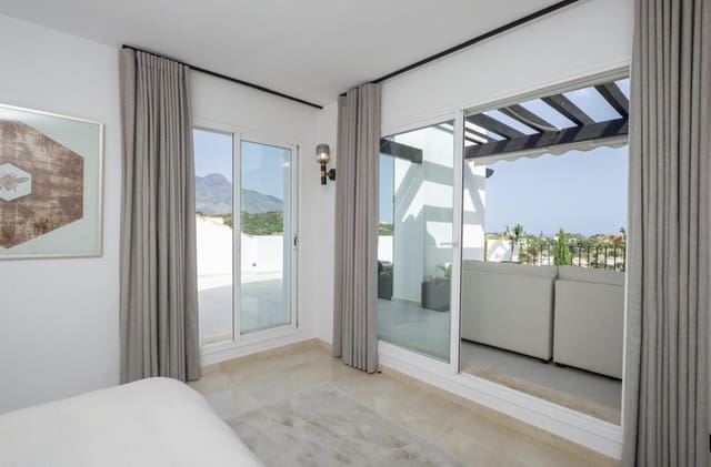 3 chambre Penthouse à vendre à La Quinta, Benahavís avec piscine - 945 000 € (Ref: 9441364)