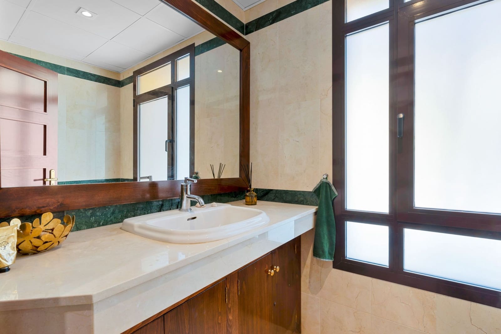 4 soverom Bungalow til salgs i Marbella med svømmebasseng garasje - € 2 595 000 (Ref: 9446192)