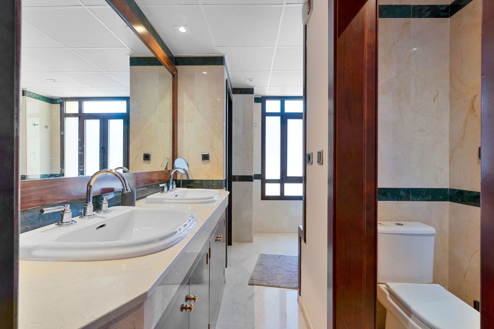 4 soverom Bungalow til salgs i Marbella med svømmebasseng garasje - € 2 595 000 (Ref: 9446192)