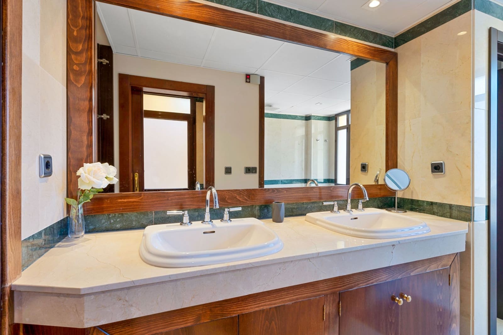 4 soverom Bungalow til salgs i Marbella med svømmebasseng garasje - € 2 595 000 (Ref: 9446192)