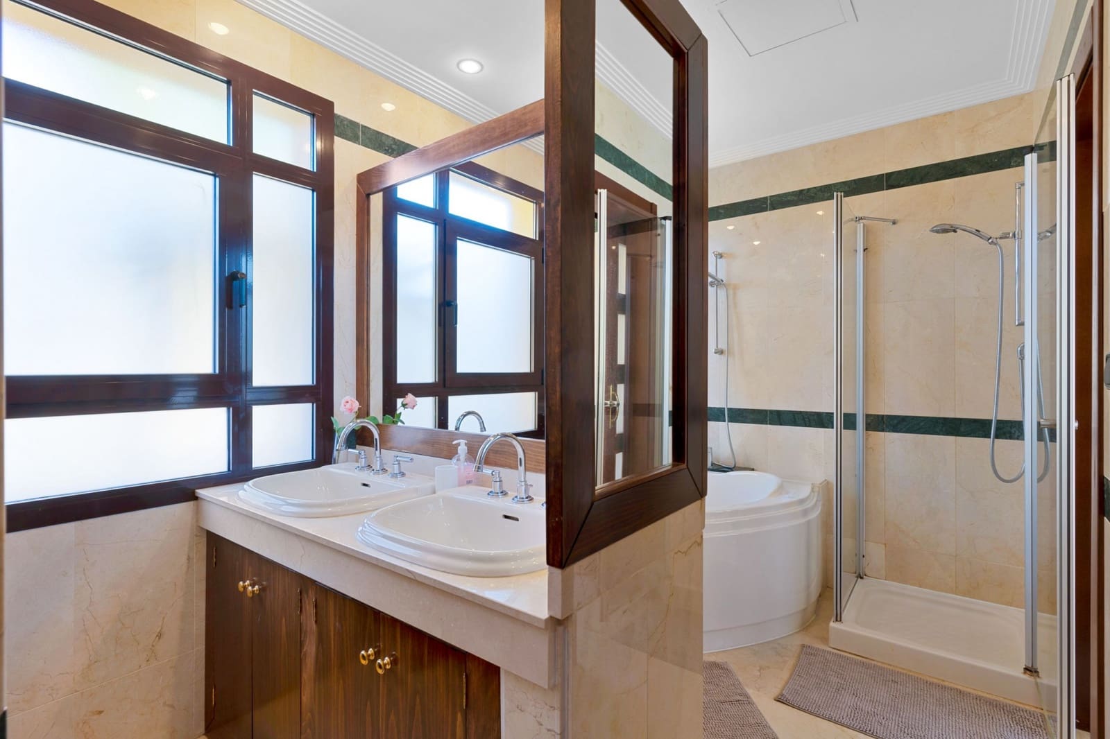 4 soverom Bungalow til salgs i Marbella med svømmebasseng garasje - € 2 595 000 (Ref: 9446192)