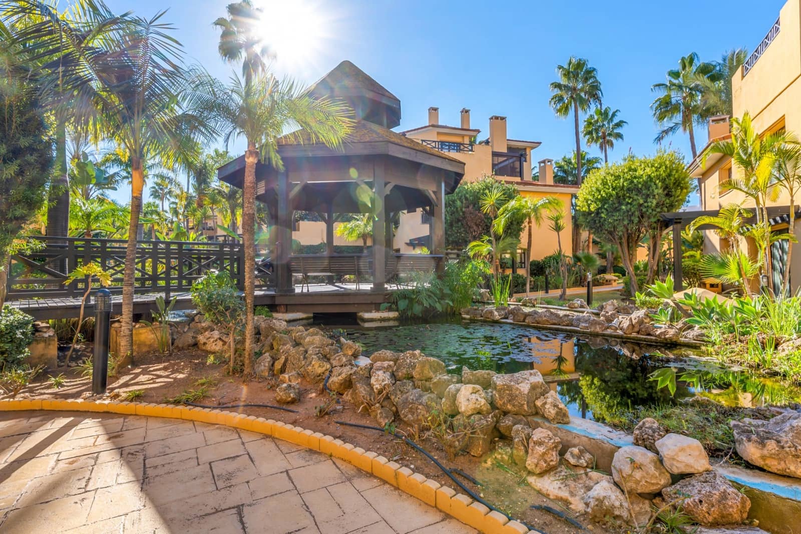 4 soverom Bungalow til salgs i Marbella med svømmebasseng garasje - € 2 595 000 (Ref: 9446192)