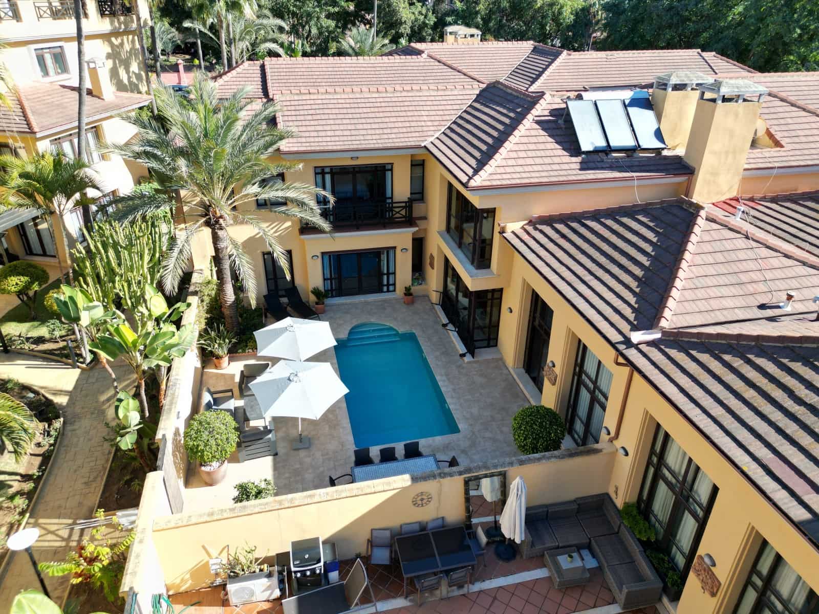 4 soverom Bungalow til salgs i Marbella med svømmebasseng garasje - € 2 595 000 (Ref: 9446192)