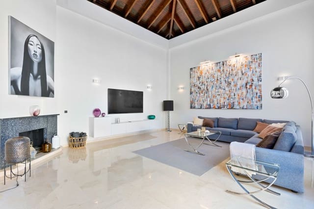 4 soveværelse Semi-Rækkehus til salg i Puerto Banus, Marbella med swimmingpool garage - € 2.595.000 (Ref: 9446192)