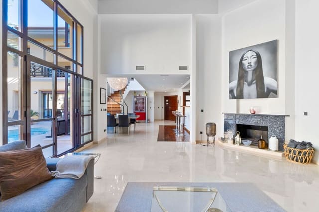 4 soveværelse Semi-Rækkehus til salg i Puerto Banus, Marbella med swimmingpool garage - € 2.595.000 (Ref: 9446192)