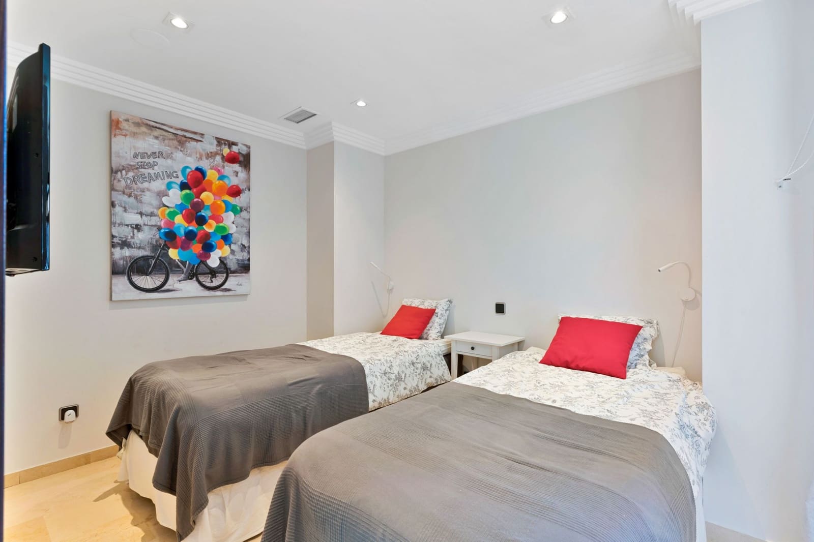 4 soveværelse Semi-Rækkehus til salg i Marbella med swimmingpool garage - € 2.595.000 (Ref: 9446192)