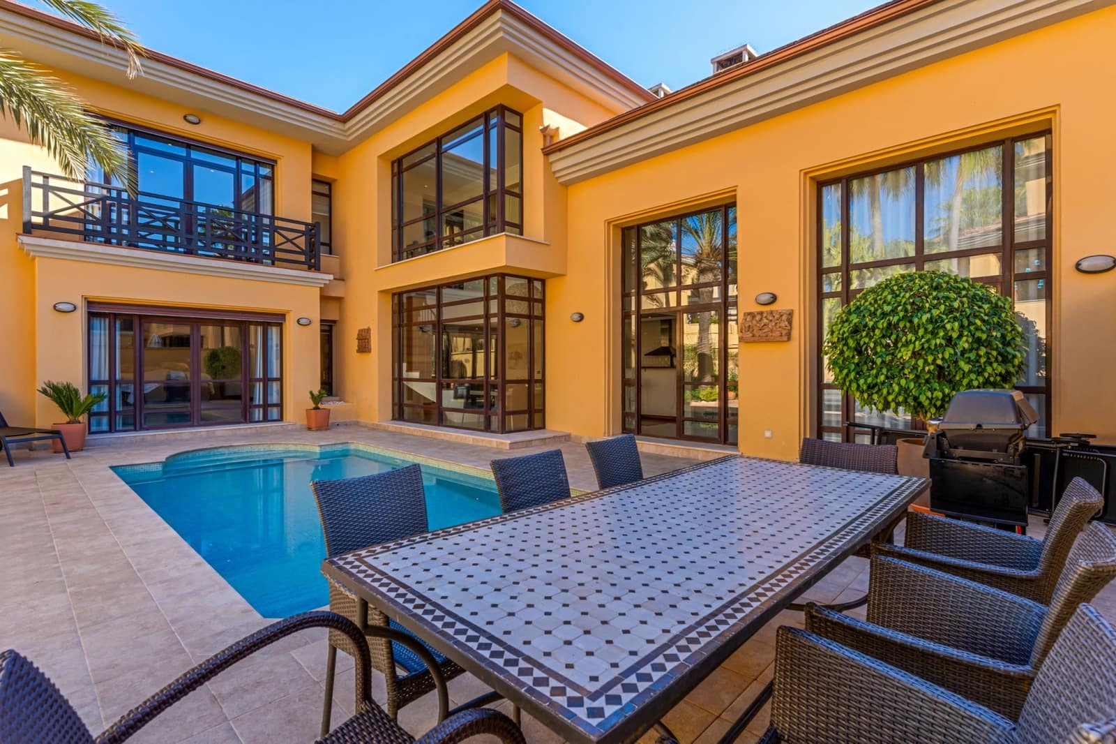 4 soveværelse Semi-Rækkehus til salg i Marbella med swimmingpool garage - € 2.595.000 (Ref: 9446192)