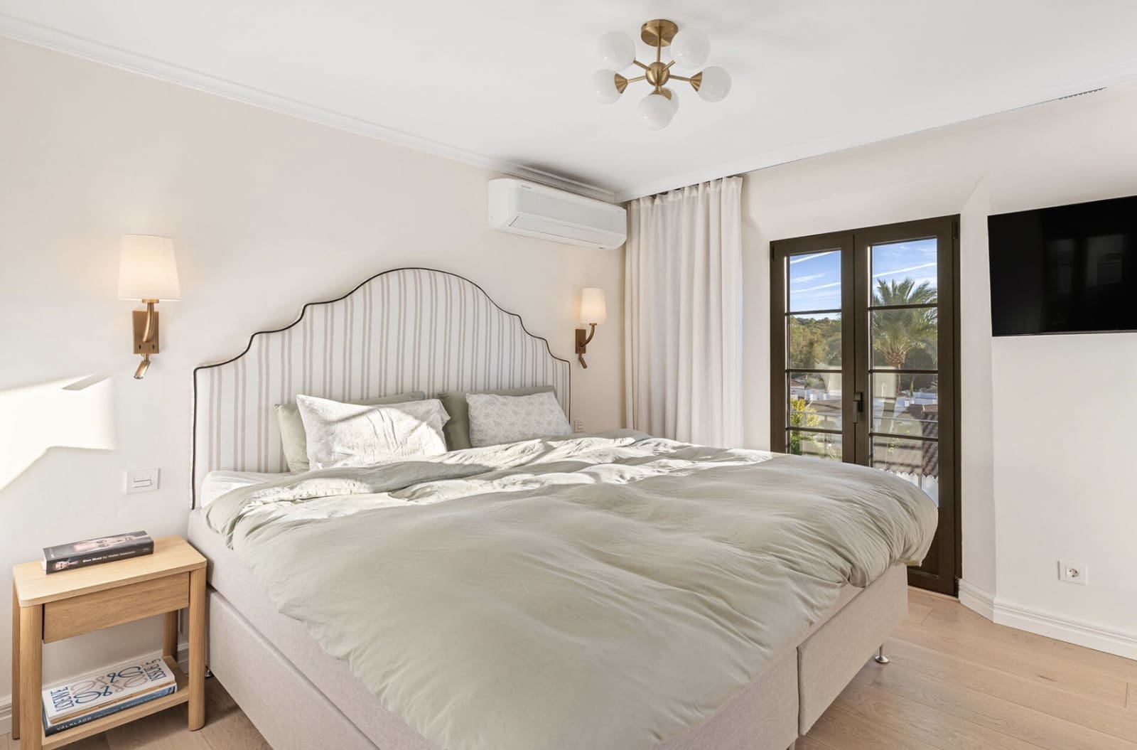 2 soverom Hus til salgs i Nueva Andalucia med svømmebasseng - € 795 000 (Ref: 9448672)