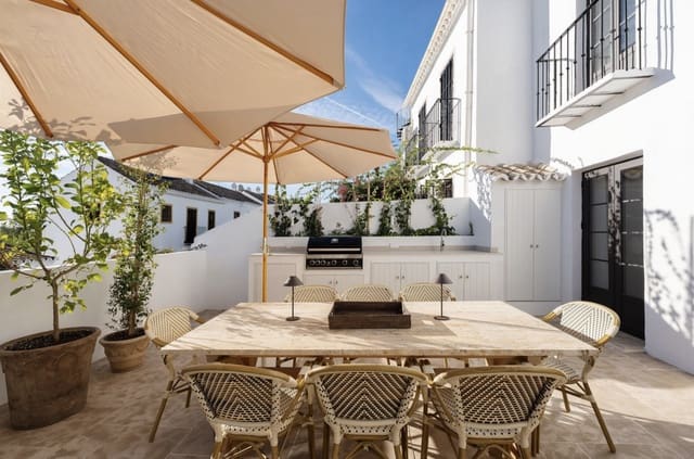 2 soverom Hus til salgs i Nueva Andalucia, Marbella med svømmebasseng - € 795 000 (Ref: 9448672)