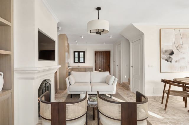 2 soverom Hus til salgs i Nueva Andalucia, Marbella med svømmebasseng - € 795 000 (Ref: 9448672)