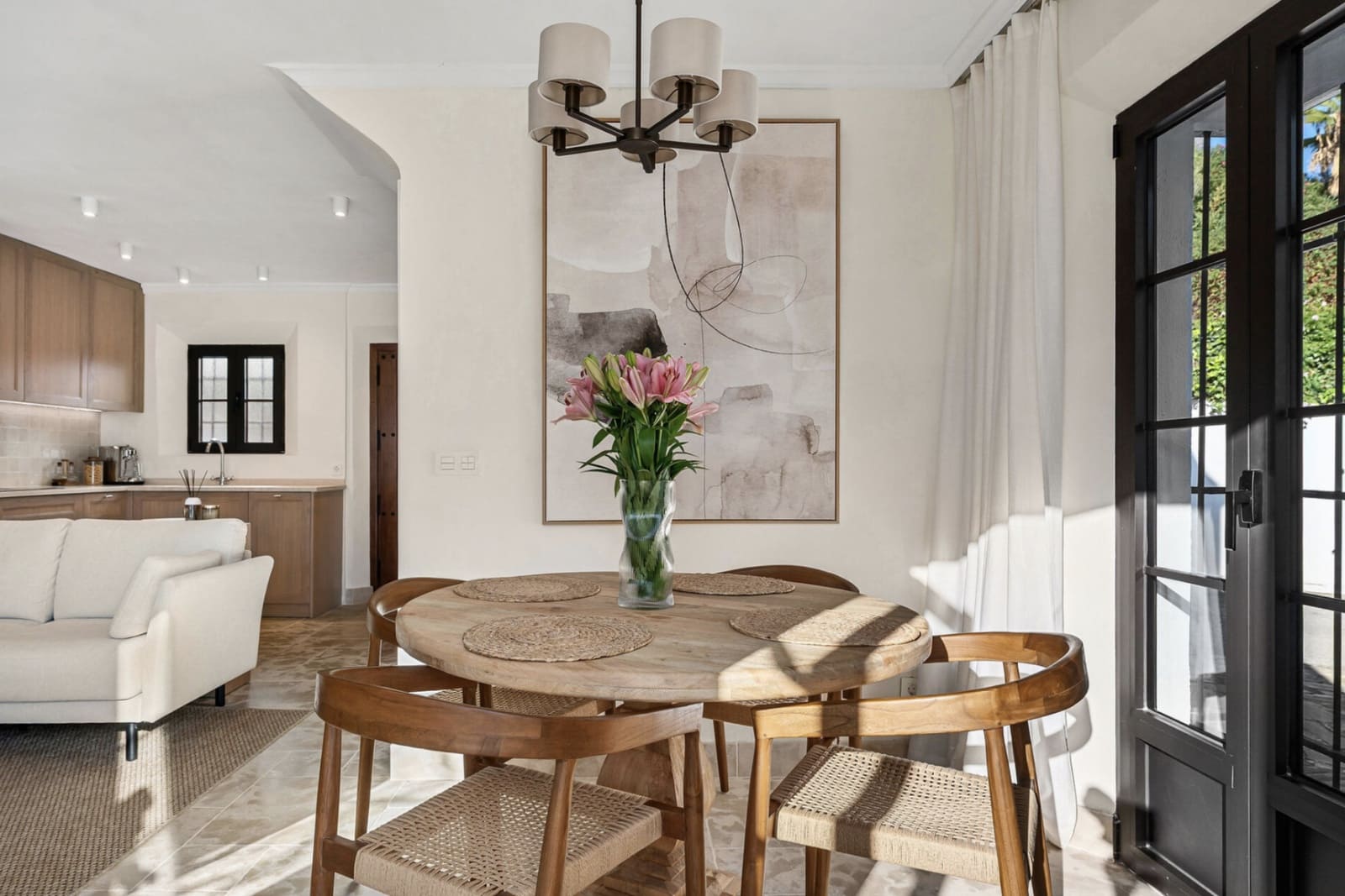 2 soverom Hus til salgs i Nueva Andalucia med svømmebasseng - € 795 000 (Ref: 9448672)