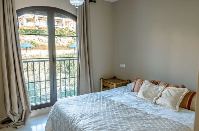 2 slaapkamer Penthouse te koop in Los Arqueros, Benahavís met zwembad garage - € 395.000 (Ref: 9448673)