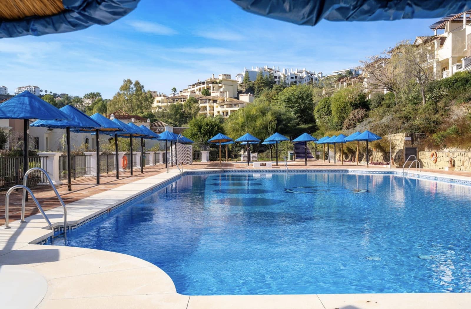 2 bedroom Penthouse for sale in Los Arqueros with pool garage - € 395,000 (Ref: 9448673)