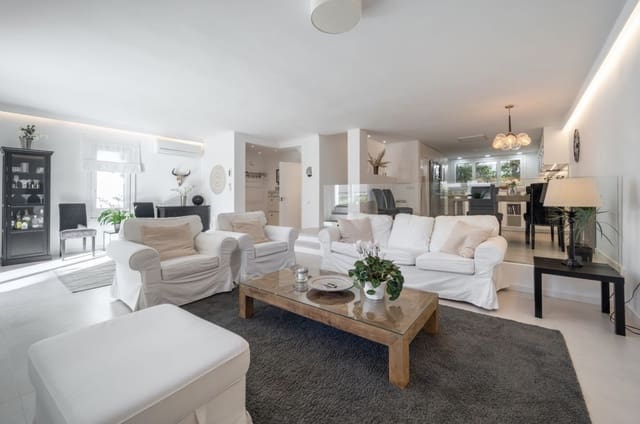 4 makuuhuone Omakotitalo myytävänä paikassa Nueva Andalucia, Marbella mukana uima-altaan - 1 495 000 € (Ref: 9448676)