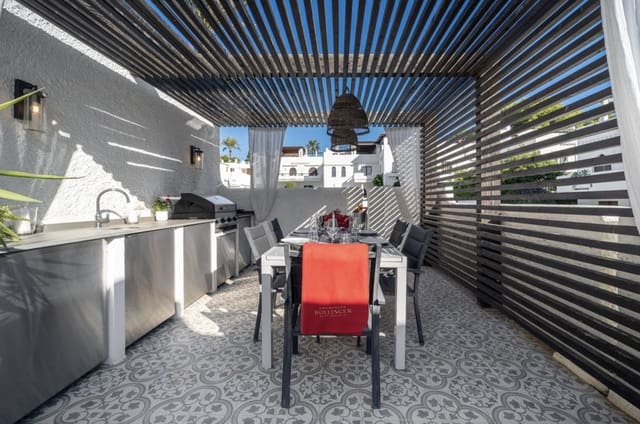 4 makuuhuone Omakotitalo myytävänä paikassa Nueva Andalucia, Marbella mukana uima-altaan - 1 495 000 € (Ref: 9448676)