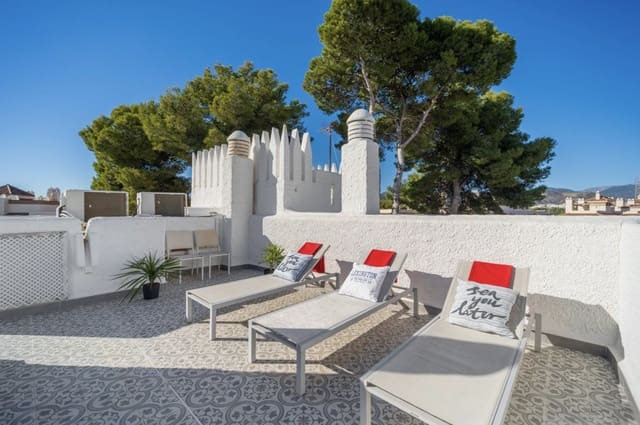 4 makuuhuone Omakotitalo myytävänä paikassa Nueva Andalucia, Marbella mukana uima-altaan - 1 495 000 € (Ref: 9448676)