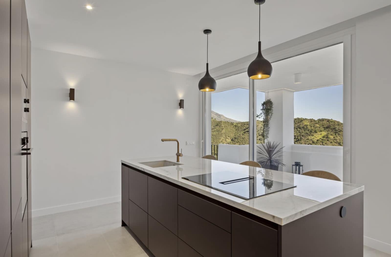 3 bedroom Apartment for sale in La Quinta with pool - € 860,000 (Ref: 9450669)