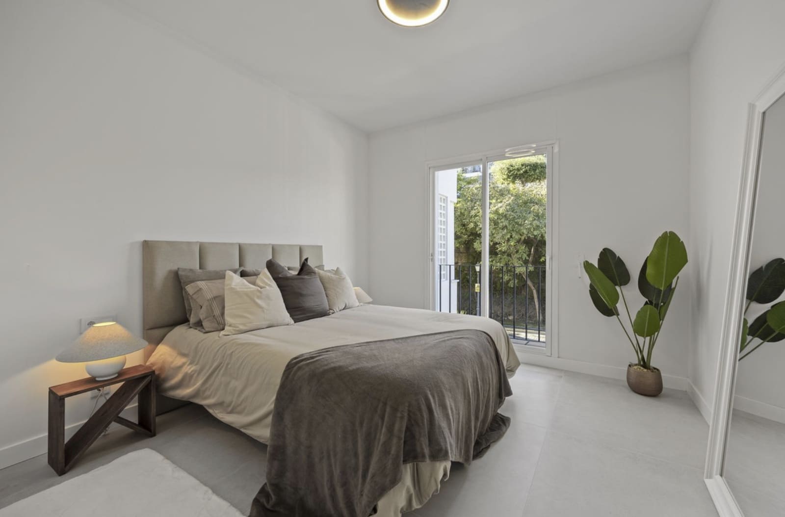 3 bedroom Apartment for sale in La Quinta with pool - € 860,000 (Ref: 9450669)