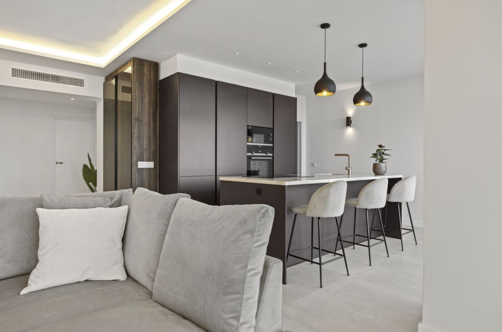 3 bedroom Apartment for sale in La Quinta with pool - € 860,000 (Ref: 9450669)