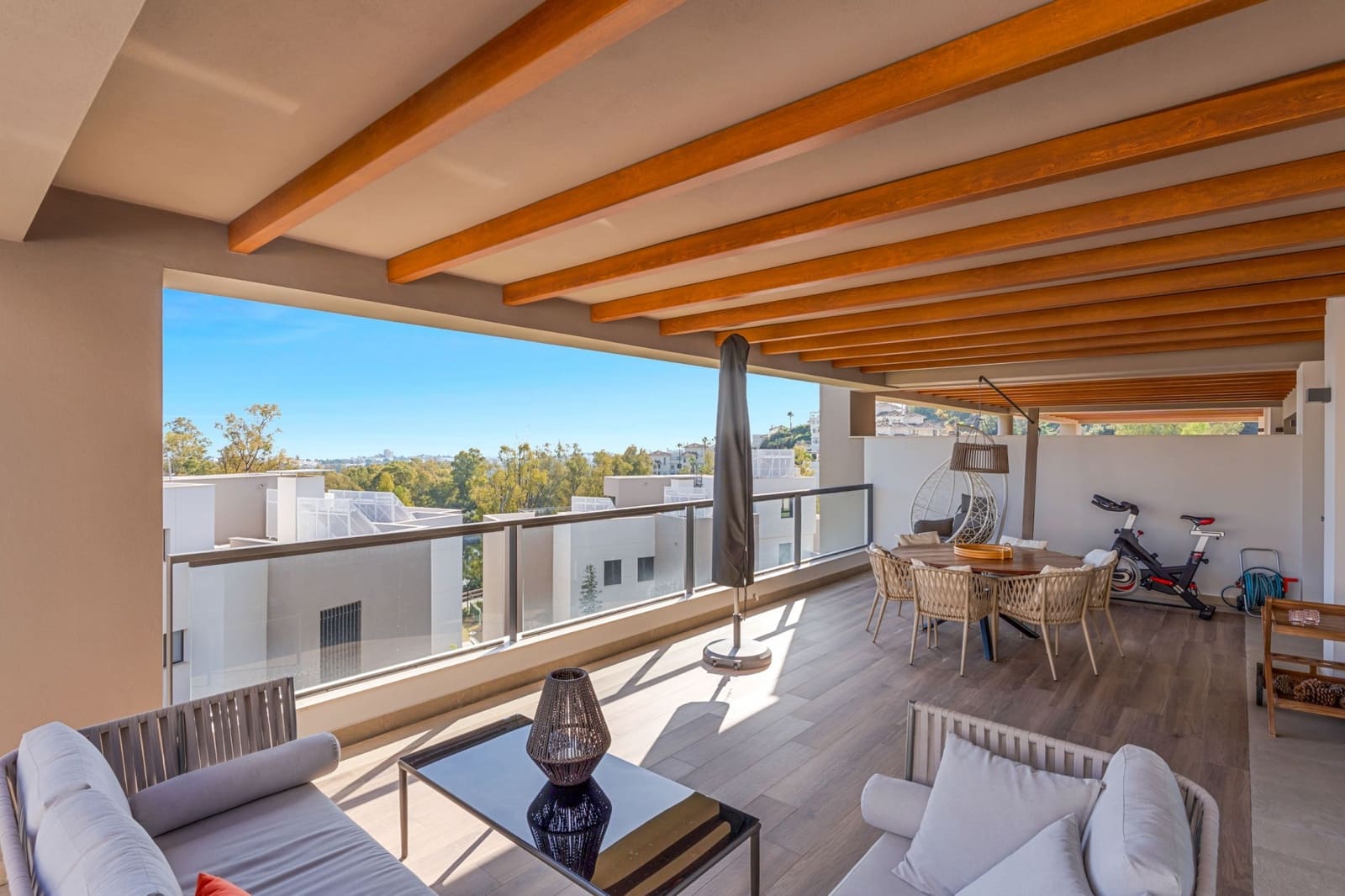 3 slaapkamer Appartement te koop in Nueva Andalucia met zwembad garage - € 895.000 (Ref: 9451994)