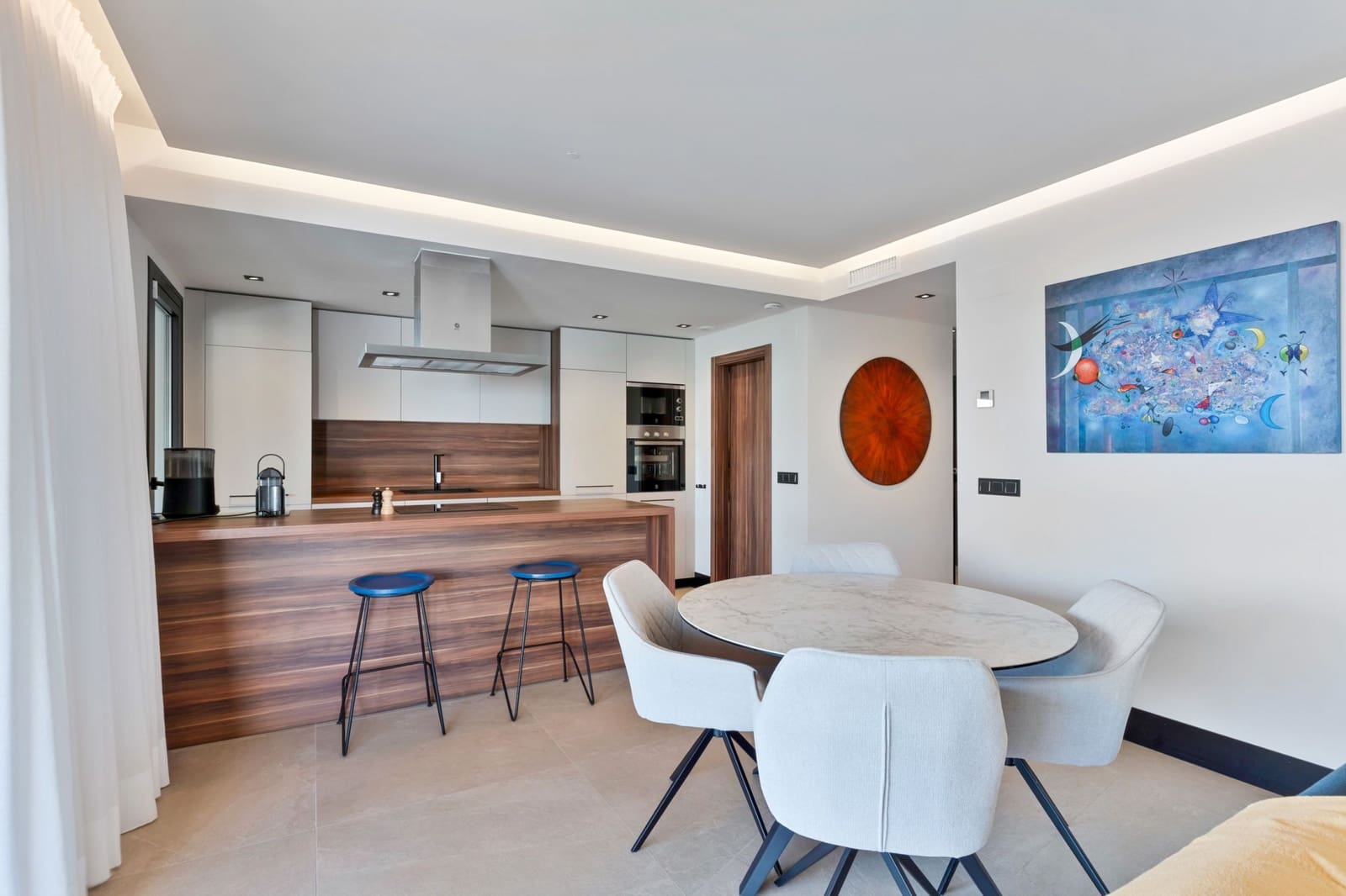 3 slaapkamer Appartement te koop in Nueva Andalucia met zwembad garage - € 895.000 (Ref: 9451994)