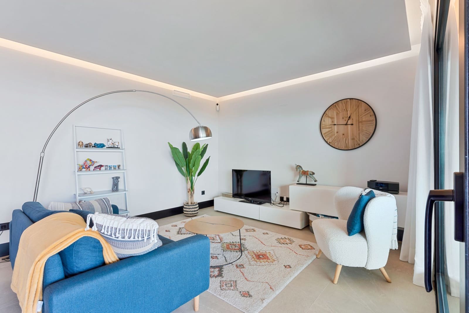 3 slaapkamer Appartement te koop in Nueva Andalucia met zwembad garage - € 895.000 (Ref: 9451994)