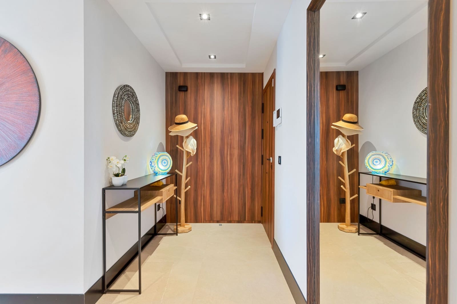 3 slaapkamer Appartement te koop in Nueva Andalucia met zwembad garage - € 895.000 (Ref: 9451994)