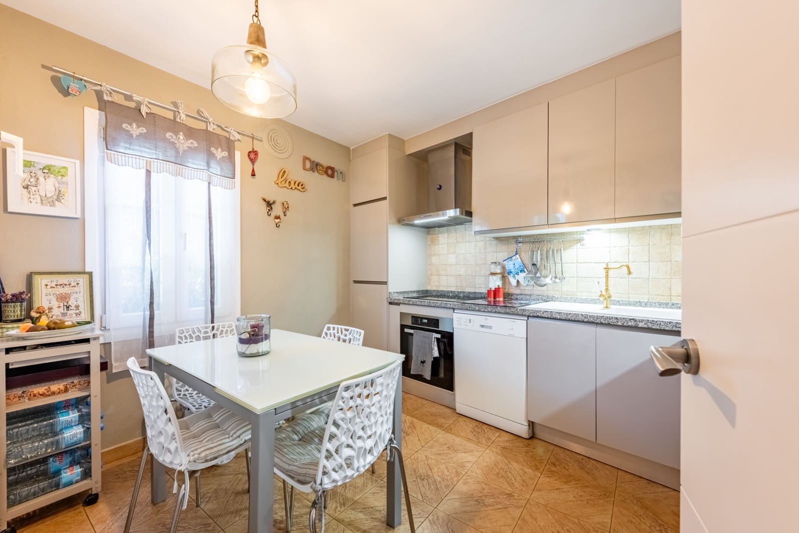 3 sovrum Semi-fristående Villa till salu i Marbella med pool - 699 000 € (Ref: 9451995)