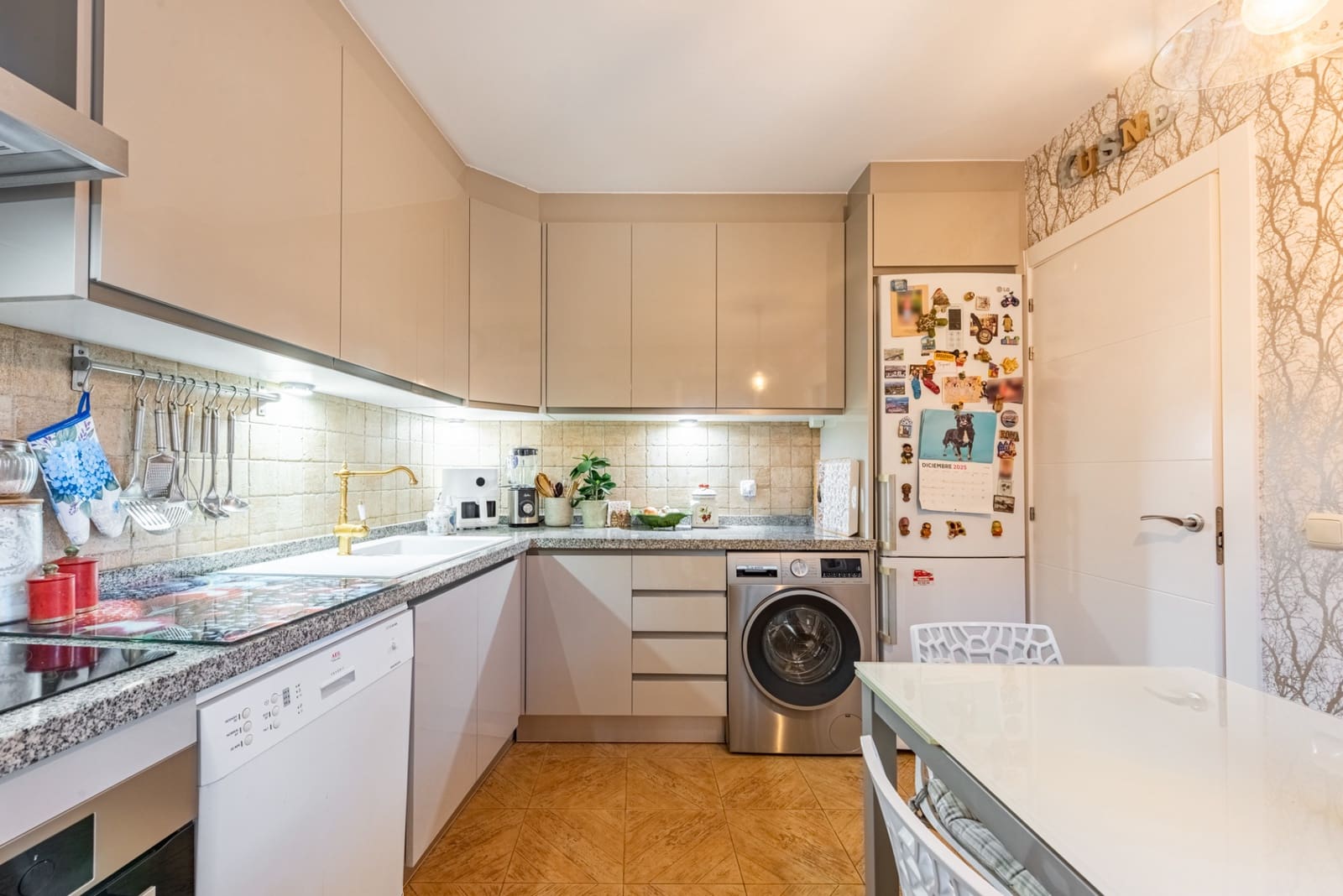 3 sovrum Semi-fristående Villa till salu i Marbella med pool - 699 000 € (Ref: 9451995)