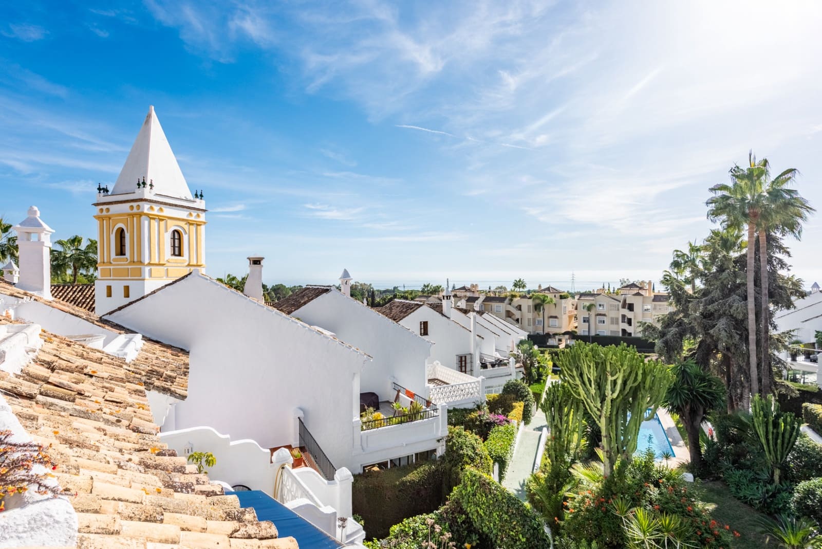 3 sovrum Semi-fristående Villa till salu i Marbella med pool - 699 000 € (Ref: 9451995)