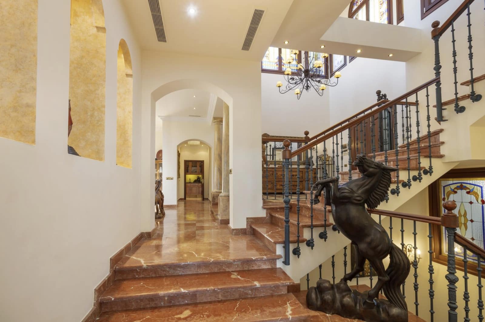 8 soverom Villa til salgs i La Zagaleta med svømmebasseng garasje - € 5 850 000 (Ref: 9451996)