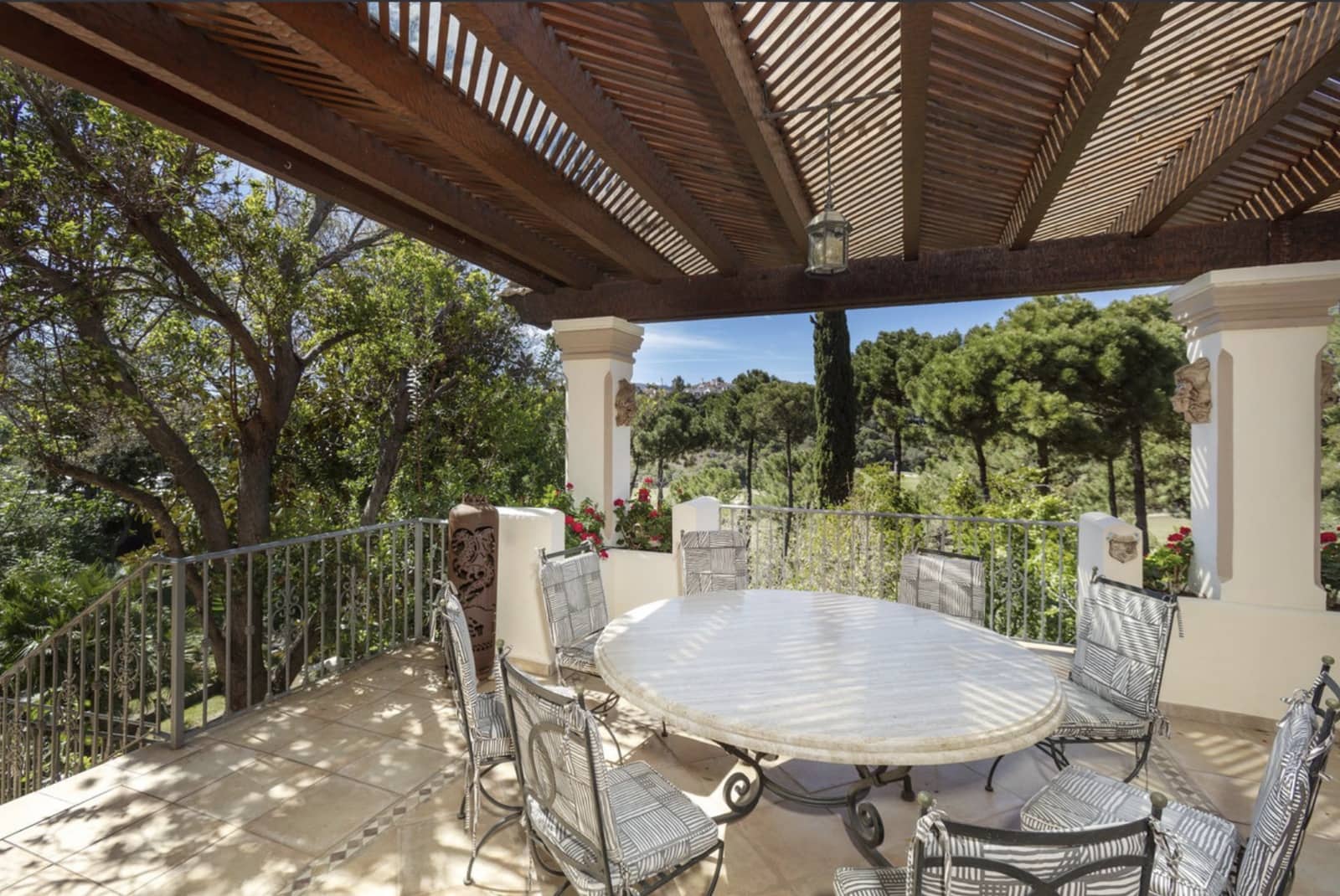 8 soverom Villa til salgs i La Zagaleta med svømmebasseng garasje - € 5 850 000 (Ref: 9451996)