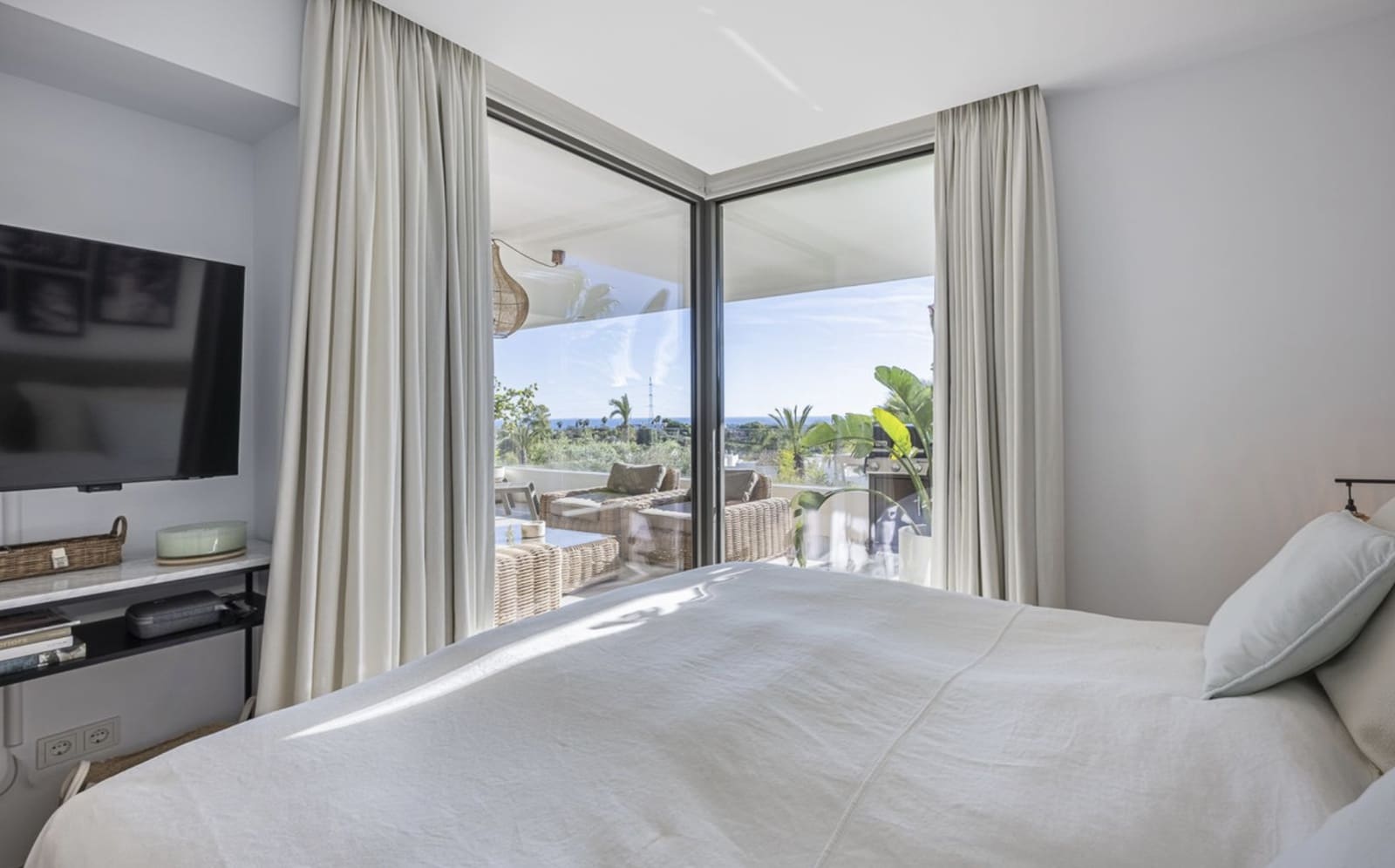 3 bedroom Apartment for sale in Benahavis with pool garage - € 869,000 (Ref: 9465484)