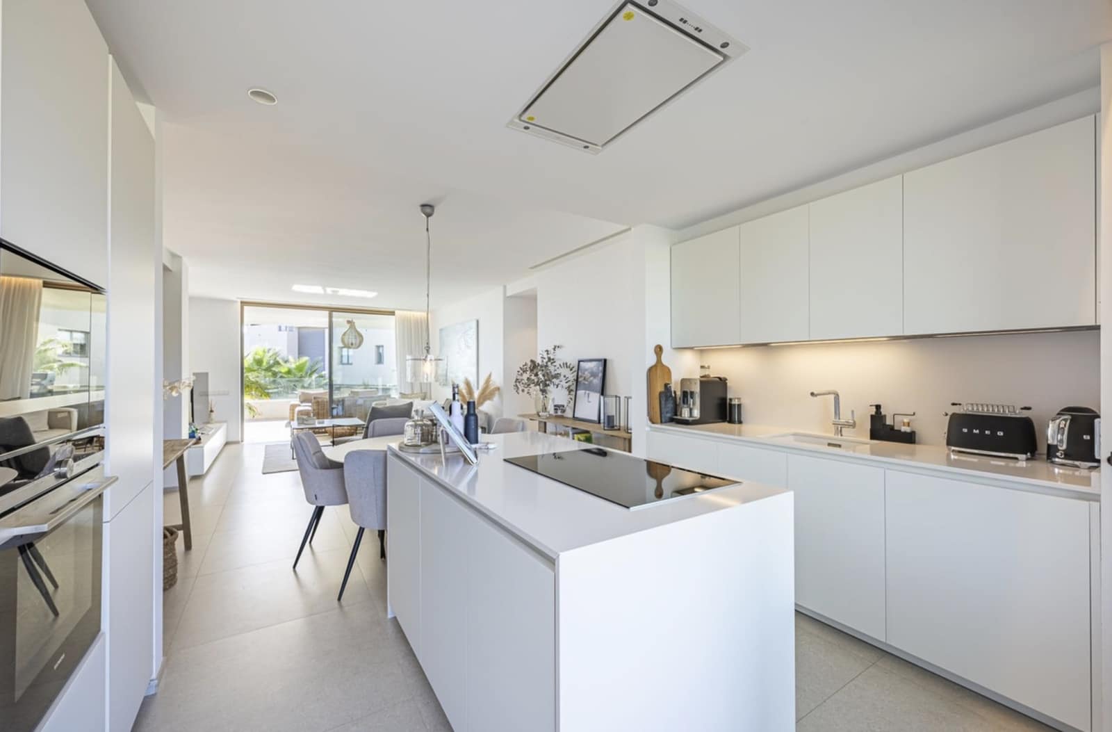 3 bedroom Apartment for sale in Benahavis with pool garage - € 869,000 (Ref: 9465484)