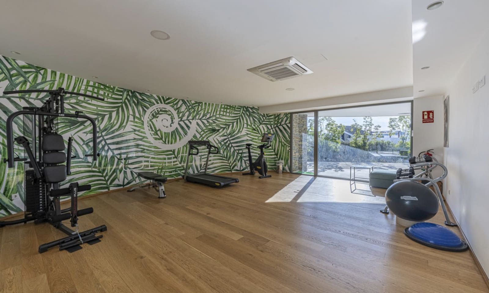 3 bedroom Apartment for sale in Benahavis with pool garage - € 869,000 (Ref: 9465484)