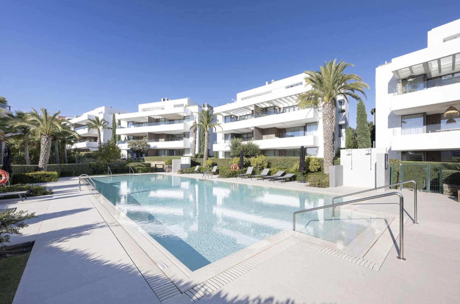 3 bedroom Apartment for sale in Benahavis with pool garage - € 869,000 (Ref: 9465484)