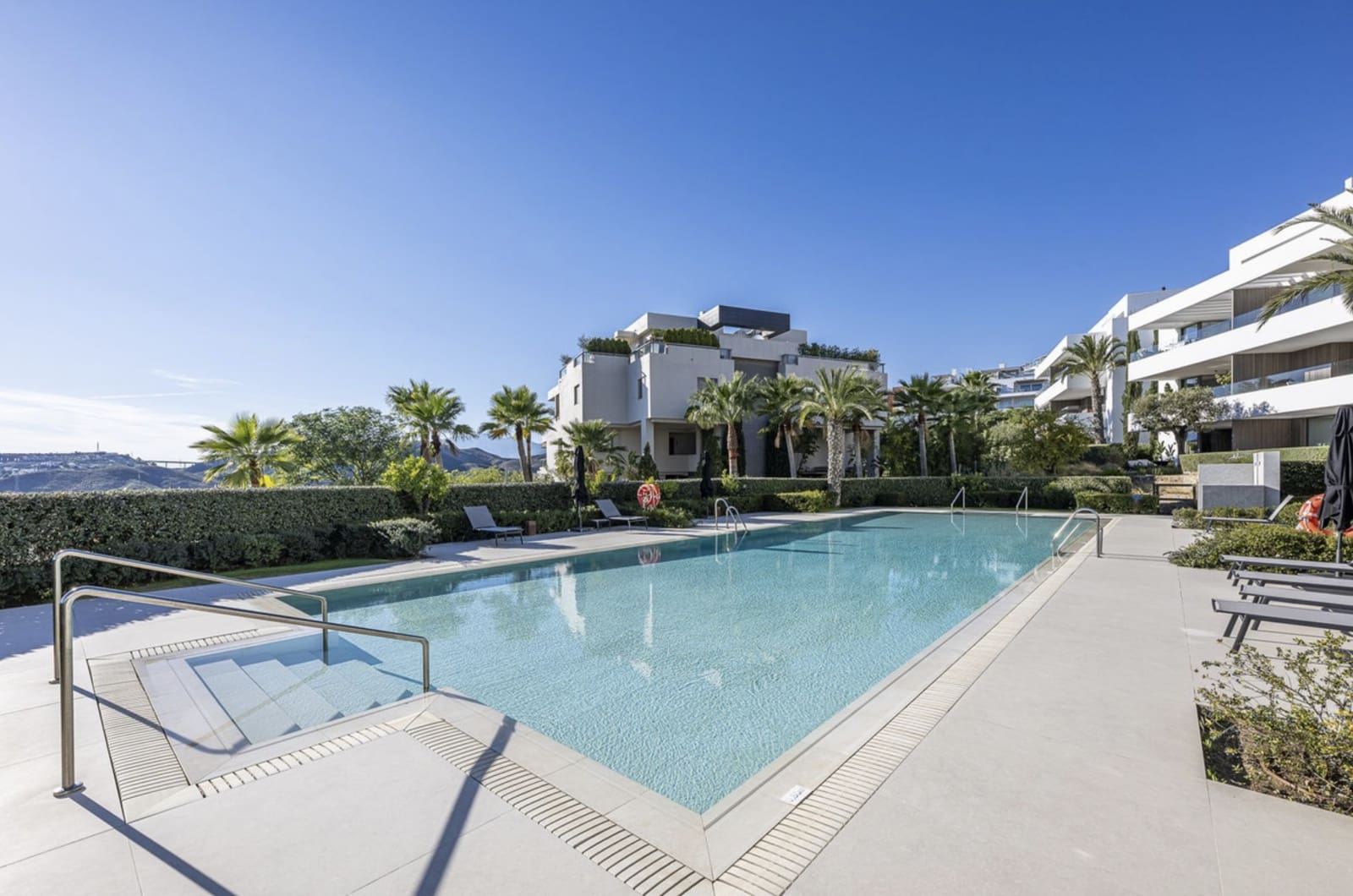 3 bedroom Apartment for sale in Benahavis with pool garage - € 869,000 (Ref: 9465484)