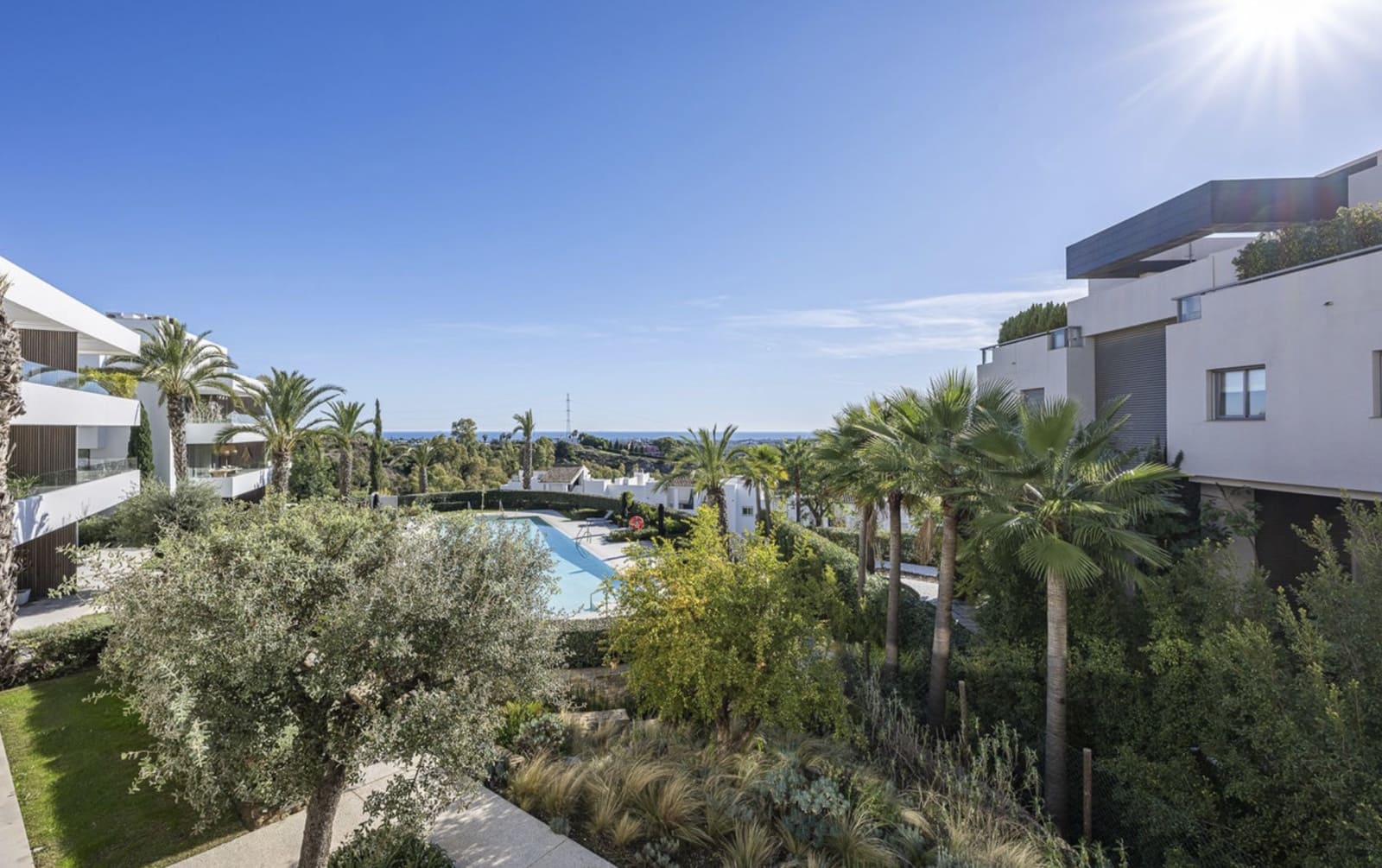 3 bedroom Apartment for sale in Benahavis with pool garage - € 869,000 (Ref: 9465484)